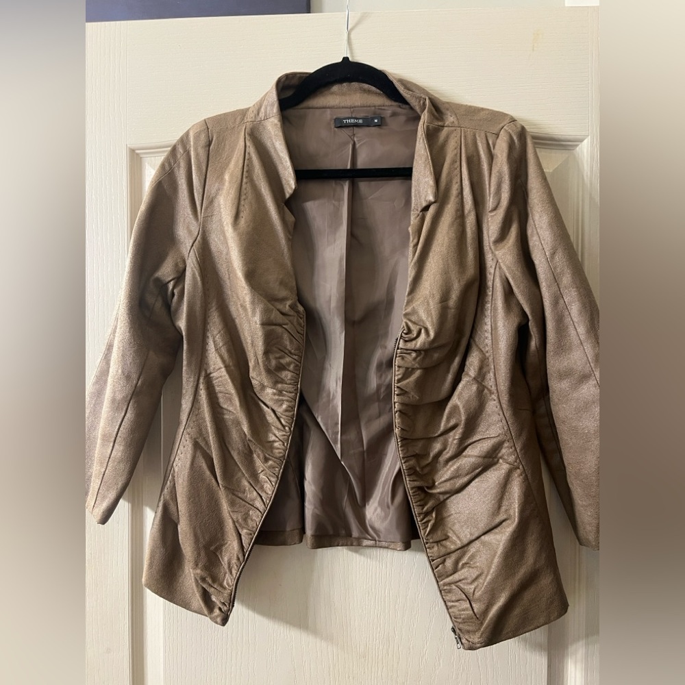 Theme Women's Tan Ruched Blazer